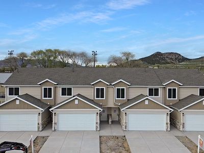 70 Cedar Ln