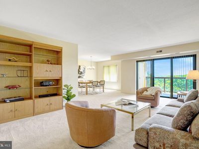 309 Yoakum Pkwy APT 1105
