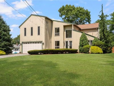 22 Golden View Dr