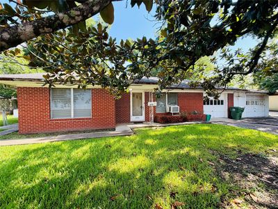 2721 Beaumont Ave