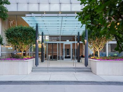 500 W Superior St Unit 2401
