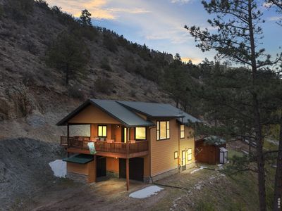 1002 Streamside Dr