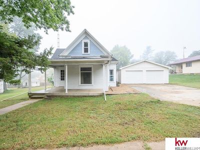 255 W 3rd St