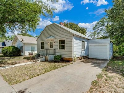 323 E Broadway Ave