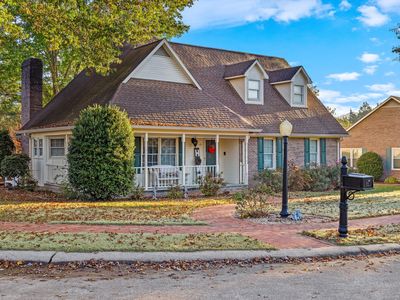 132 Barker Ln NW