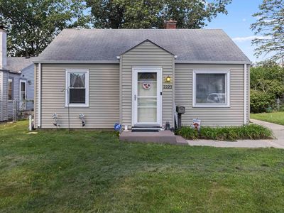 2223 Van Wie Ave