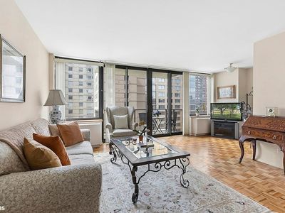 161 W 61st St APT 15H
