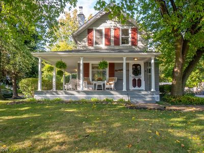 3585 Fairmount Blvd