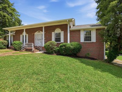 3833 Pin Oak Ter