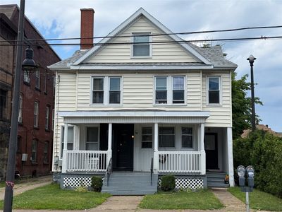 226 W 8th St