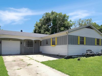 1800 E Saint Jude Ct