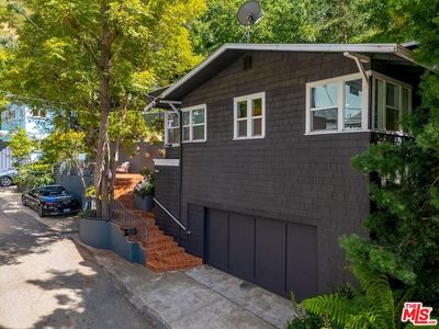 9826 Portola Dr
