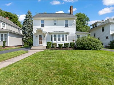 628 Laurelton Rd