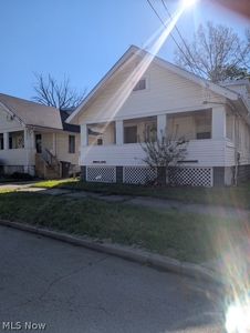 994 Peerless Ave