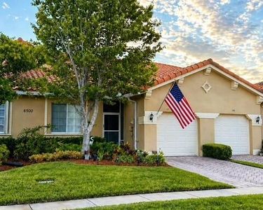 6500 Oxford Circle #103
