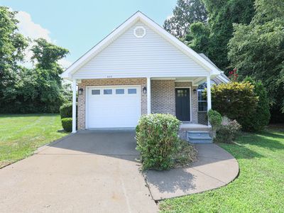 905 Stonebrook Ct