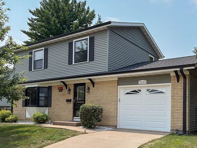 2225 Saint John Dr