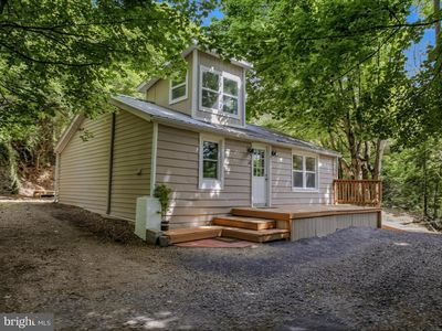 64 Hobday Ln