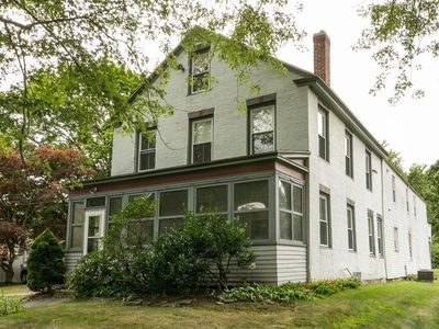 198 W Main St
