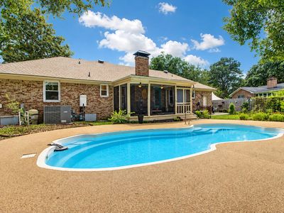2311 W Palmer Dr