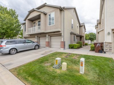 619 Canterbury Ln