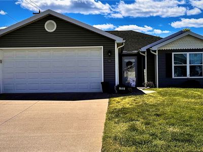 703 Oak Tree Ln