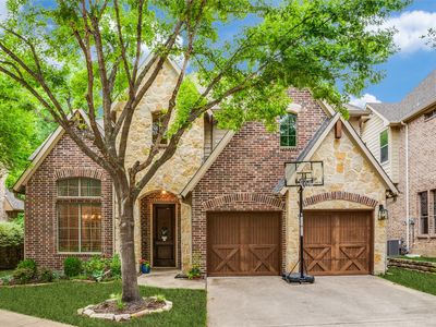 2242 Forest Hollow Park