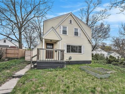 1762 Kalamazoo Ave SE