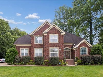 915 Shelter Rock Ln