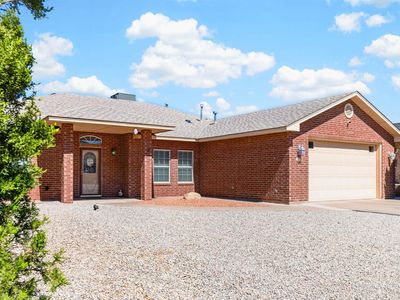 3739 Rosewood Ave