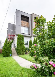407A 35th Ave N