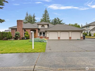 4015 E Broadway Street