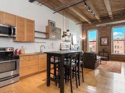 150 E Main St APT 305