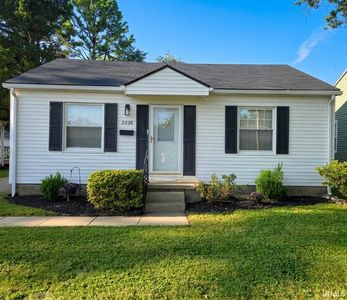 2238 E Iowa St