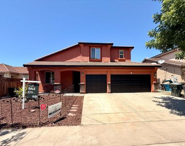 5686 Oakwood Drive