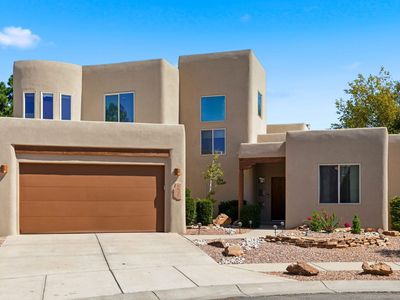 8927 Helmick Pl NE