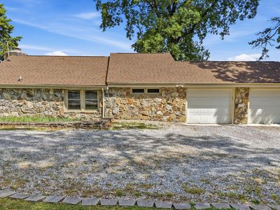12024 Laurbrow Rd