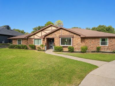 2200 Midhurst Dr