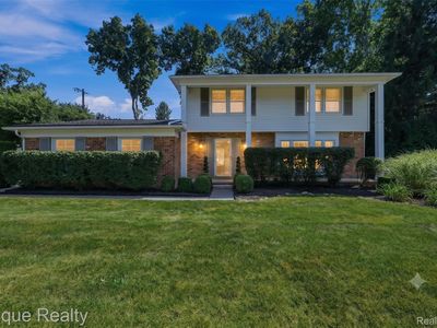 2774 Brady Dr