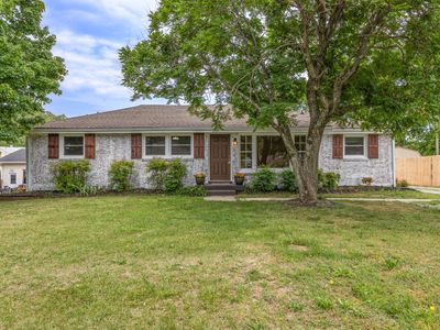 Property at 1704 Woodside Dr, Springfield, TN