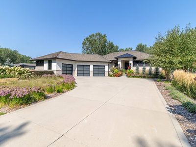 975 Wynstone Dr