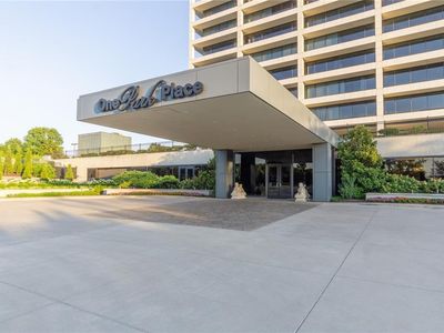 700 W 31st St SUITE 208