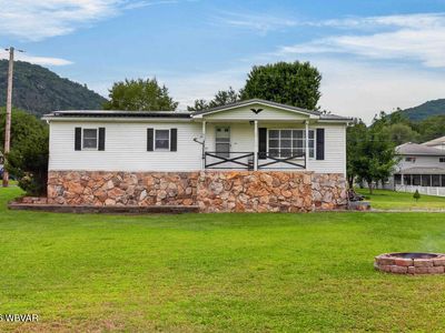 33 Schoolhouse Rd
