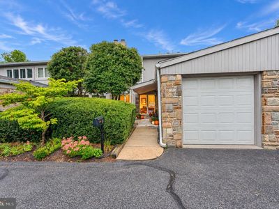 24 Stone Manor Ct #24