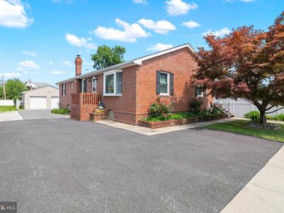 402 Delaware Ave