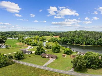 687 Johnson Lake Rd SE