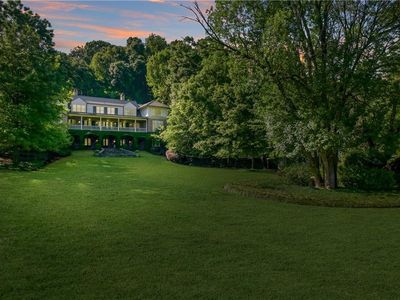 3275 Laramie Dr SE