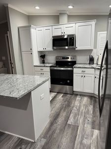 504 Red Deer Trl