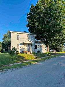 24 Pine St