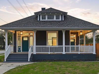 207 LORETTA PL